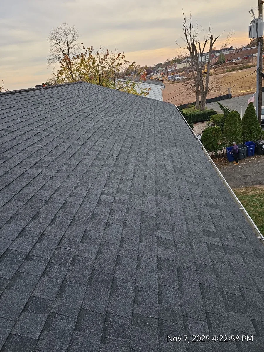 Finished CertainTeed Landmark roof slope in Moire Black in Leesburg, VA