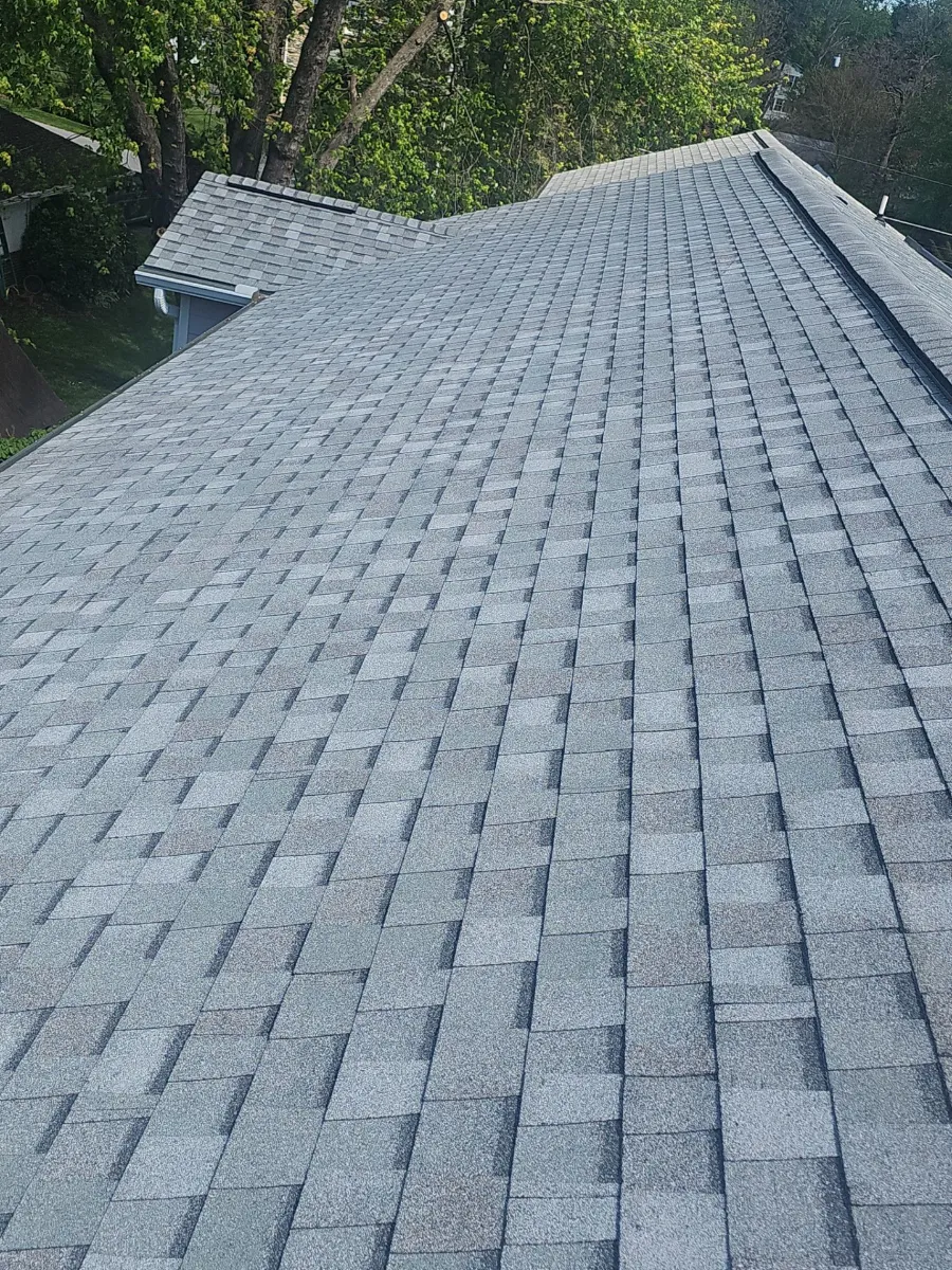 Finished Landmark PRO shingle roof surface in Cobblestone Gray in Purcellville, VA